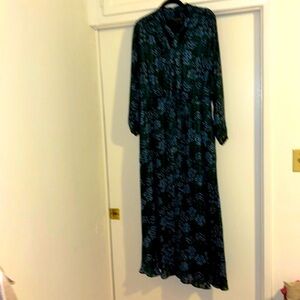 Banana Republic Flower print maxi dress w/ neck tie and V neck